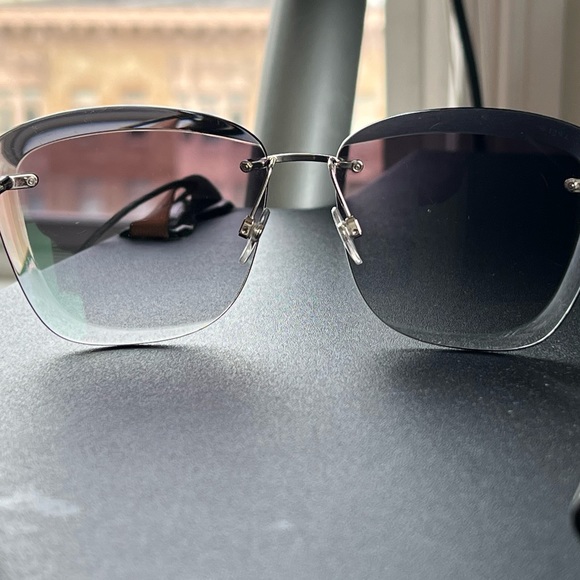 Chanel sunglasses, color gray gradient silver. - Picture 4 of 9